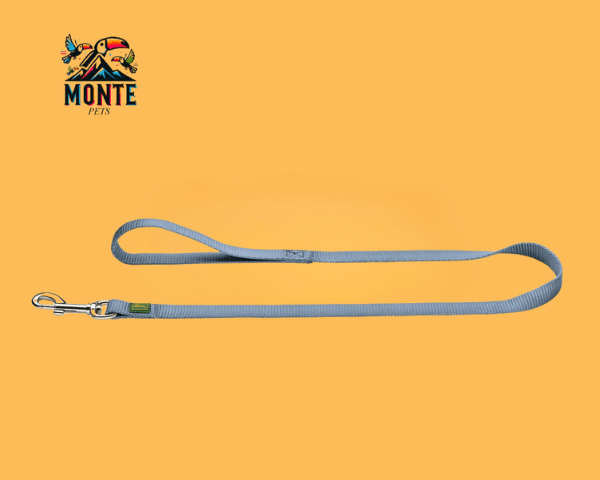 Hundeleine Hunter Blau 100 cm – stylische, langlebige Hundeleine von MONTE PETS auf orangefarbener Hintergrund.