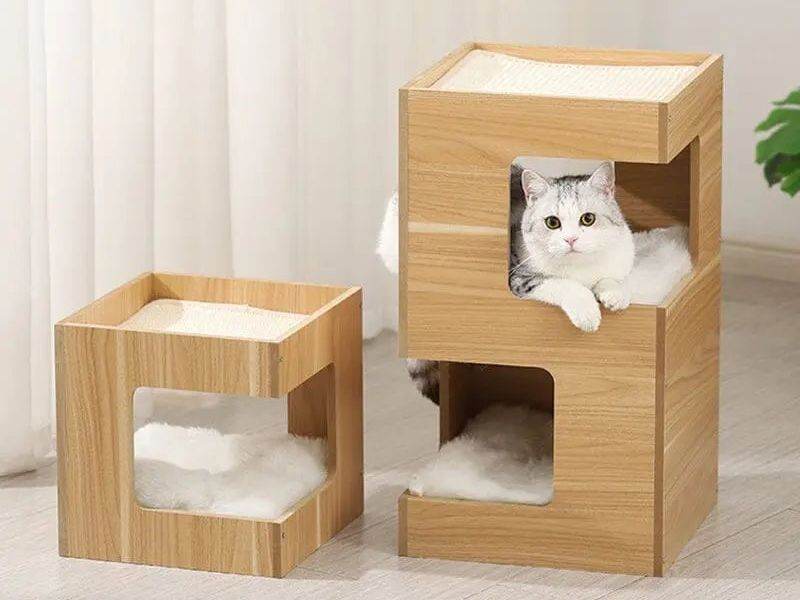 Katzenmöbel ScandiLounge Holzoptik in Holzoptik mit entspannter Katze, modernes Design für Katzen.
