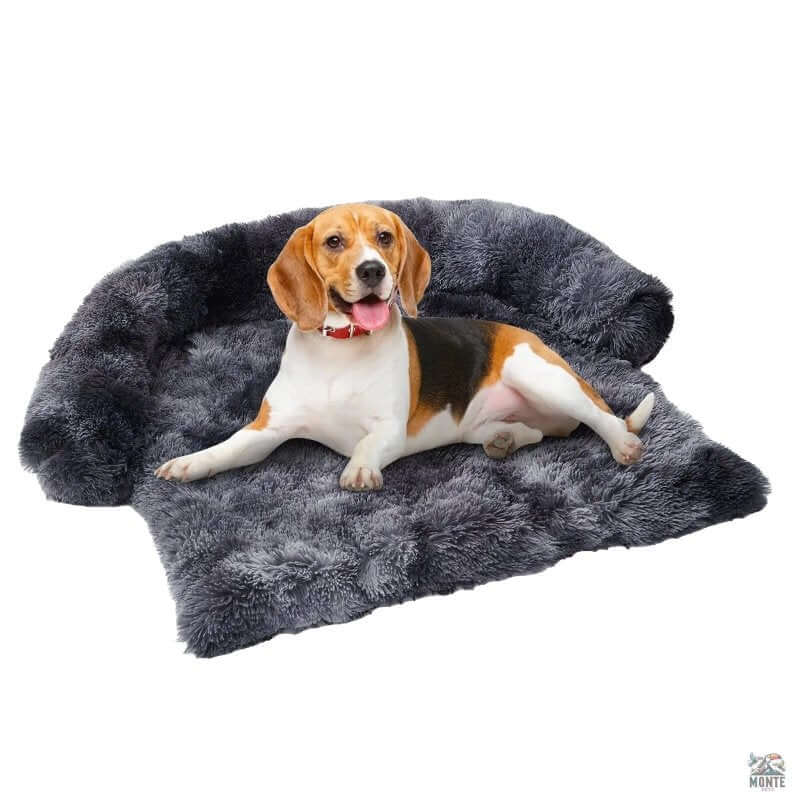 Hund Couch Wohlfühl Oase Grau mit Hund auf dem flauschigen Kissen von MONTE PETS.